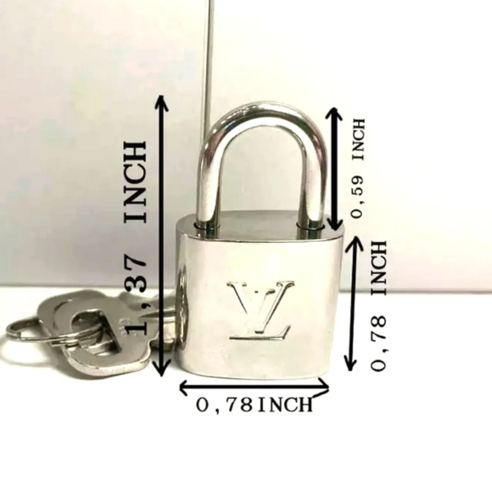 Authenticated Louis Vuitton #315 Silver Vintage PadLock Lock 2 Keys & Necklace - Picture 11 of 11